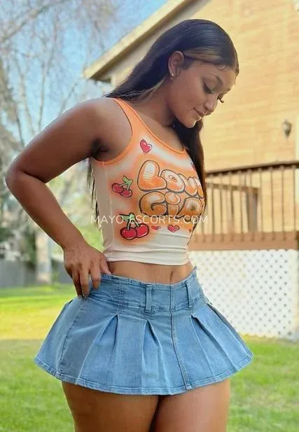 Mayo escorts Ebba — 3