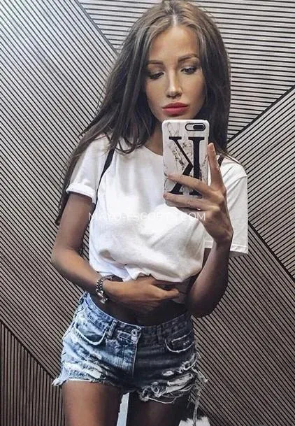 Mayo escorts Paige — 4