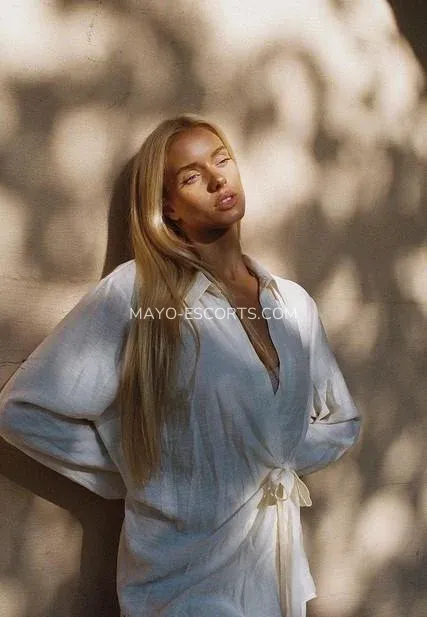 Mayo escorts Brooke — 5