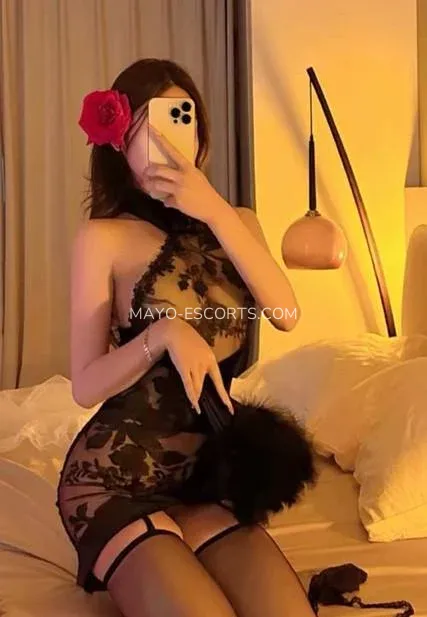 Mayo escorts Kaylee — 1