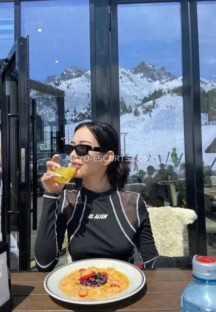 Mayo escorts Juana — 6