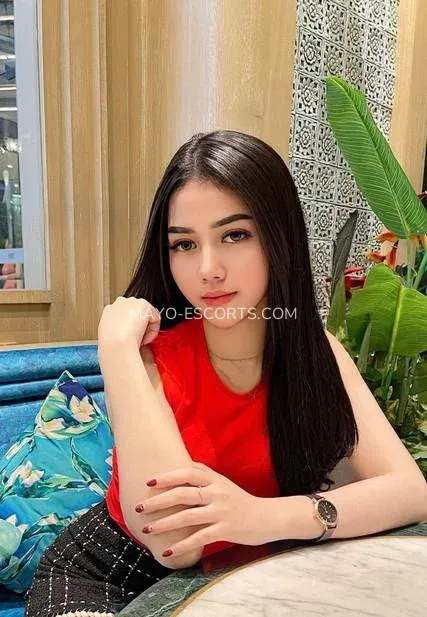 Mayo escorts Viola — 3