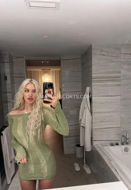 Mayo escorts Kaitlyn — 1