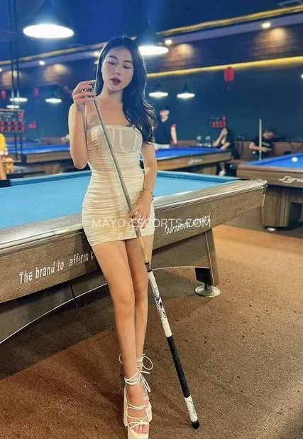 Mayo escorts Ebba — 3