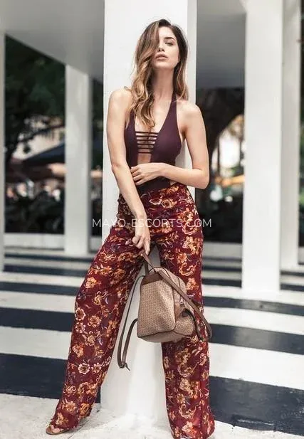 Mayo escorts Ellen — 1