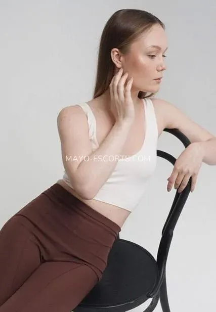 Mayo escorts Macy — 4