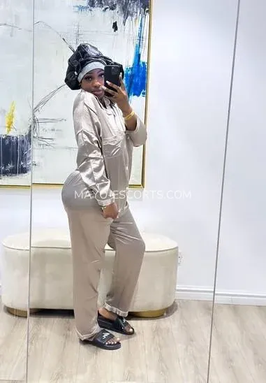 Mayo escorts Isabelle — 5