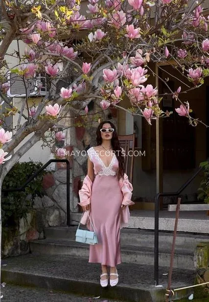 Mayo escorts Madeline — 1