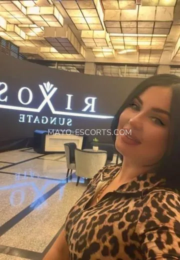 Mayo escorts Abril — 2