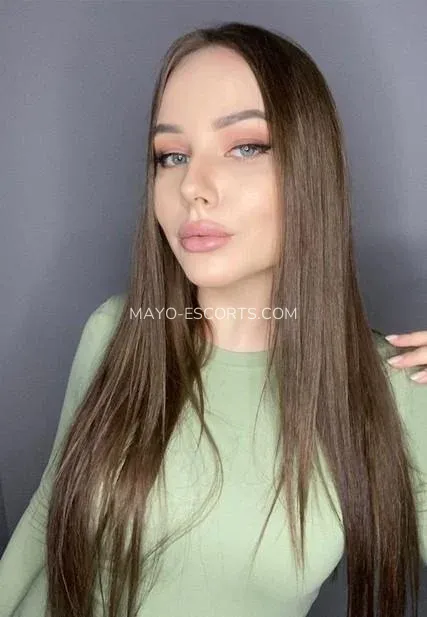 Mayo escorts Madelyn — 1