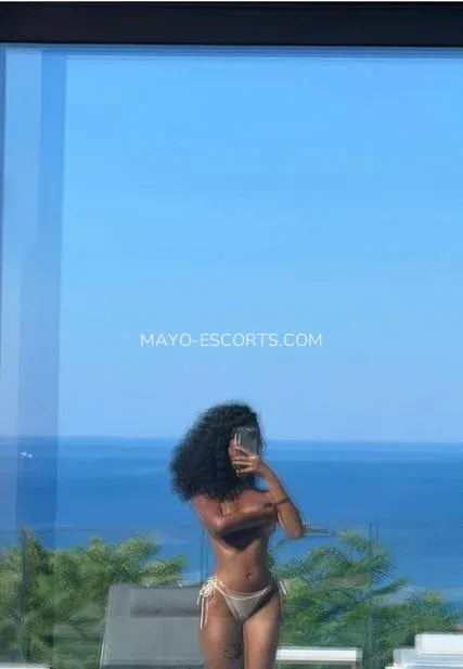 Mayo escorts Rut — 5