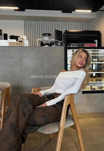 Mayo escorts Skylar — 1