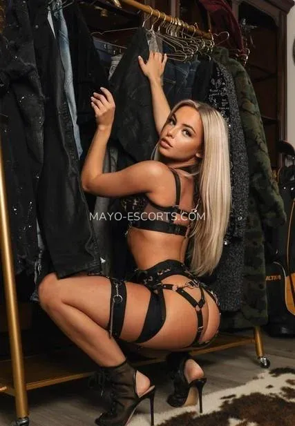 Mayo escorts Skylar — 3