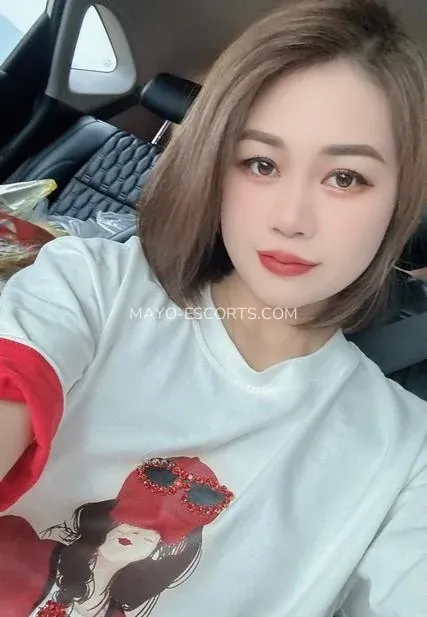 Mayo escorts Britt — 1