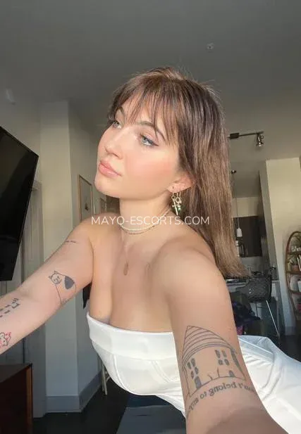 Mayo escorts Kathryn — 1