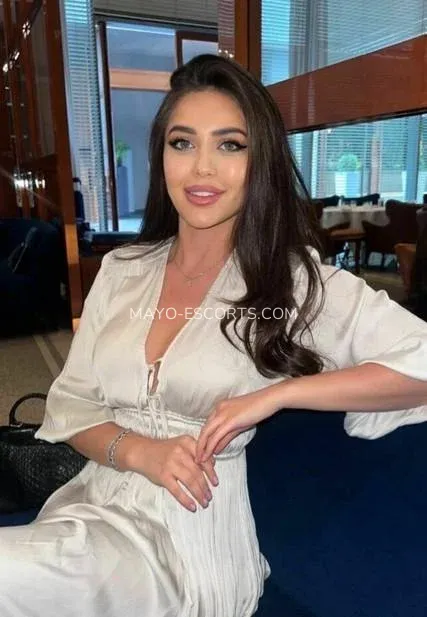 Mayo escorts Pia — 1