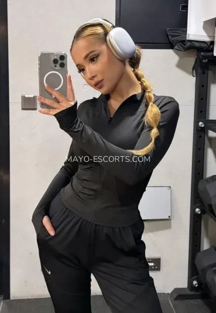 Mayo escorts Mallory — 3