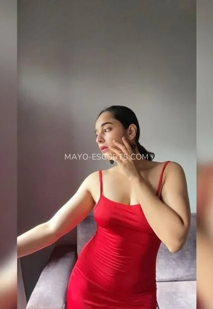 Mayo escorts Johanna — 2