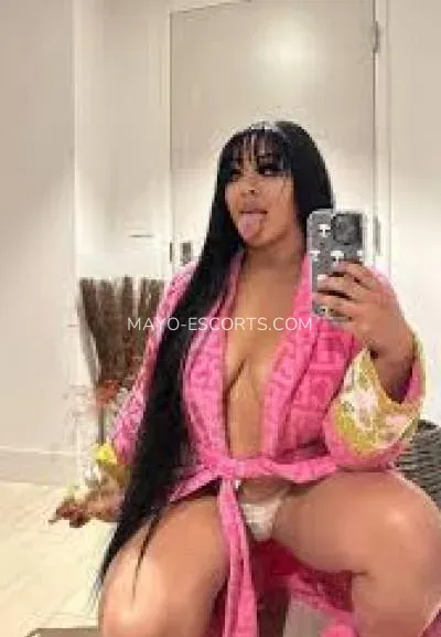 Mayo escorts Elisabeth — 1