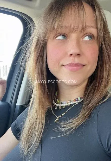 Mayo escorts Reagan — 4