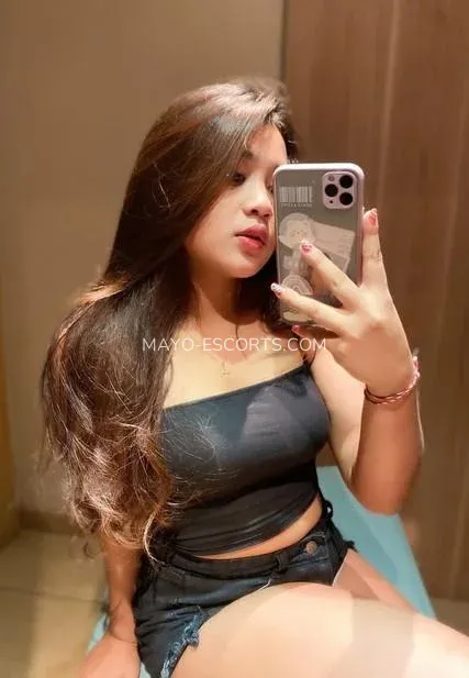 Mayo escorts Grace — 4