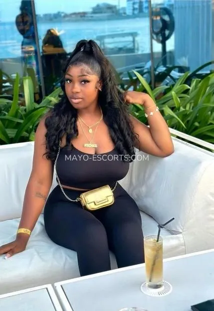 Mayo escorts Isabelle — 2
