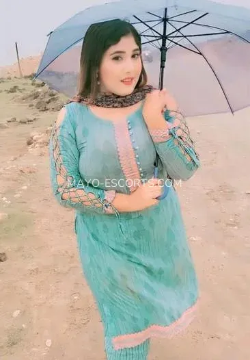 Mayo escorts Kate — 5