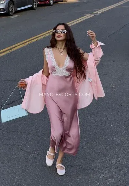 Mayo escorts Madeline — 3