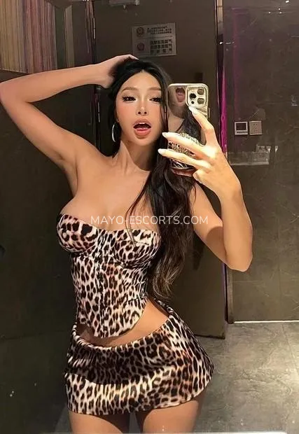 Mayo escorts Kelsey — 2