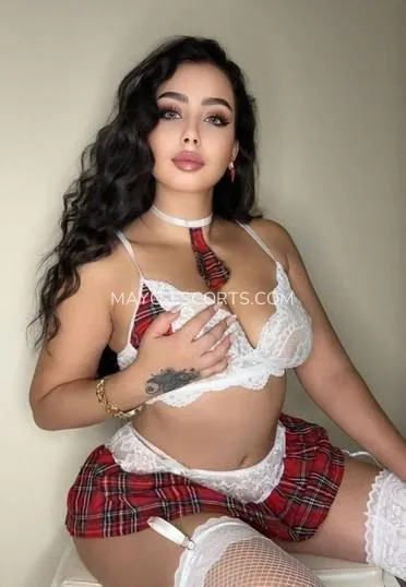 Mayo escorts Cadence — 2
