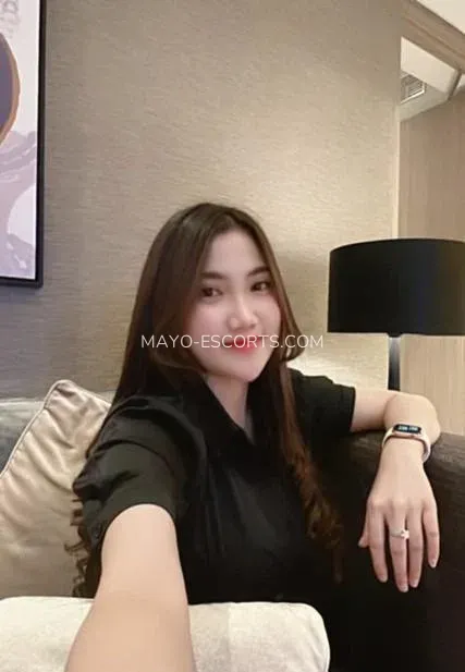 Mayo escorts Maj — 1