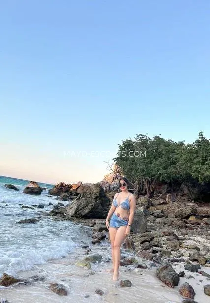 Mayo escorts Juliana — 4