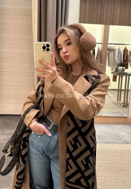 Mayo escorts Mallory — 4