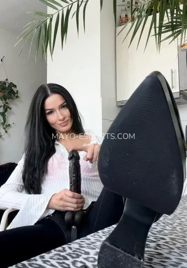 Mayo escorts Helen — 1