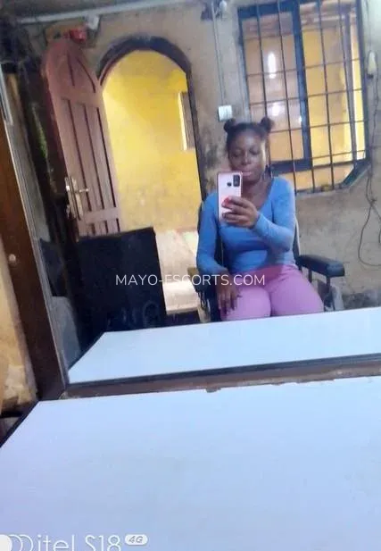 Mayo escorts Ulrika — 10