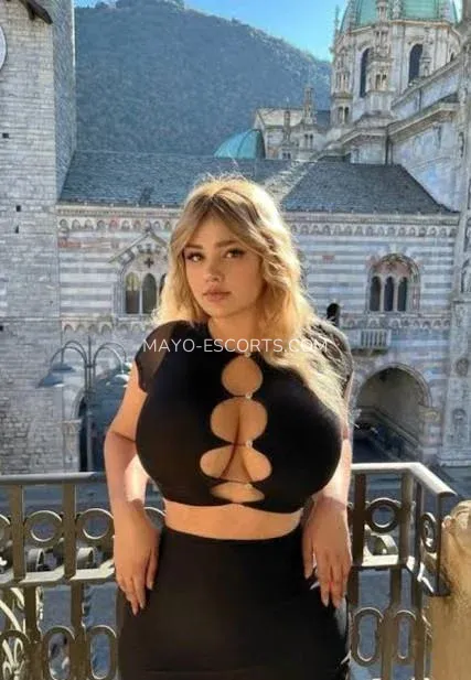 Mayo escorts Ellinor — 3