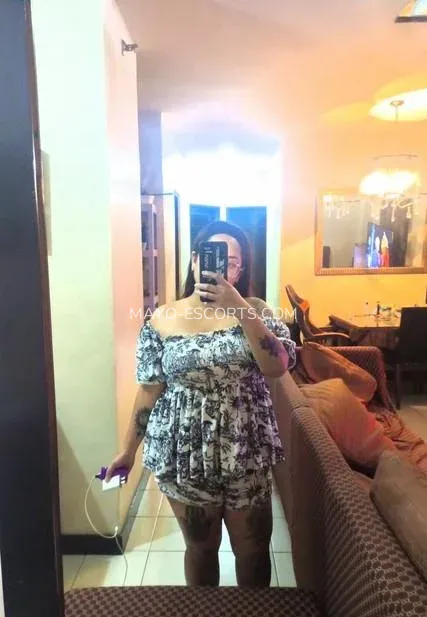 Mayo escorts Perpetua — 4