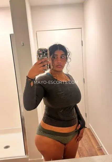Mayo escorts Rut — 3