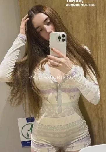 Mayo escorts Flora — 1