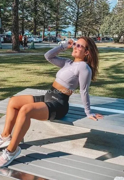 Mayo escorts Gun — 1