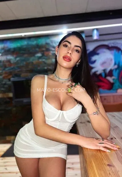 Mayo escorts Madeleine — 9