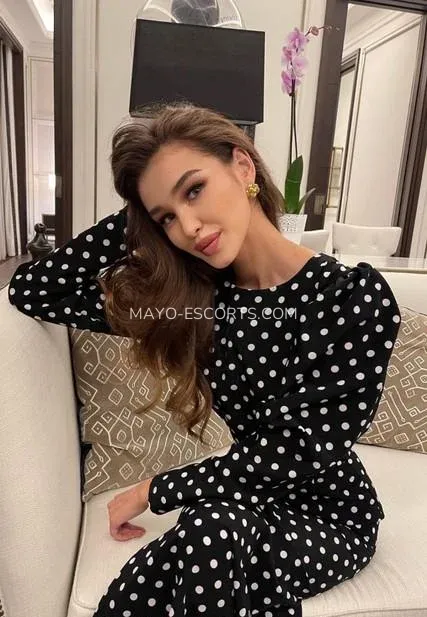 Mayo escorts Madeleine — 10