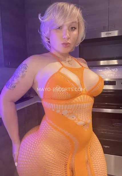 Mayo escorts Gracie — 1