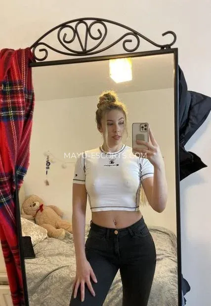 Mayo escorts Josephine — 4