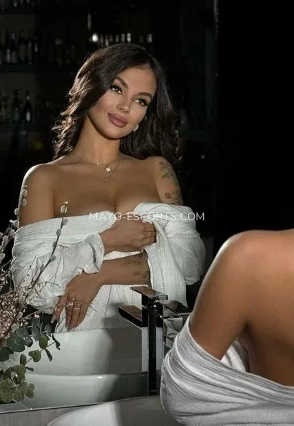 Mayo escorts Kate — 6