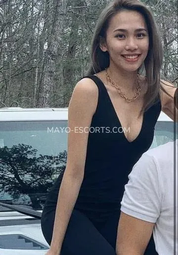 Mayo escorts Ellinor — 4