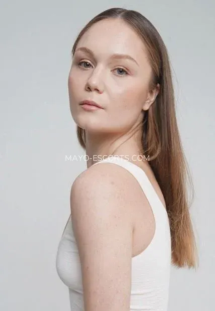 Mayo escorts Macy — 3