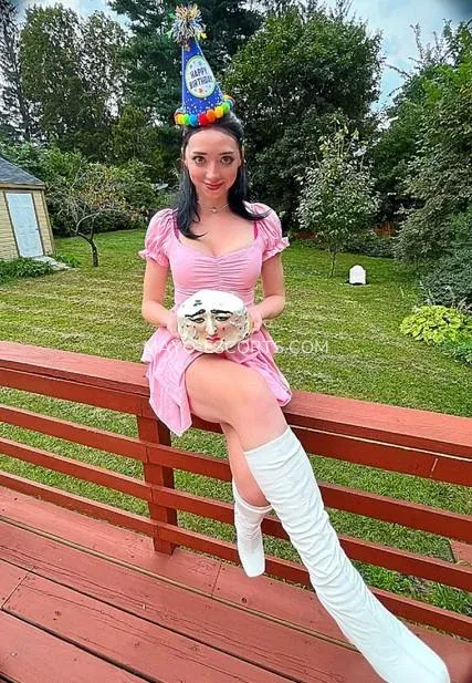 Mayo escorts Britt — 5