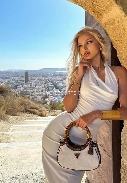 Mayo escorts Mariah — 1