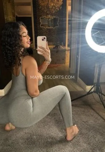 Mayo escorts Aubrey — 2